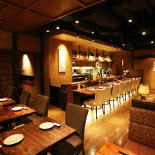 ゆったりお酒に浸れるモダン空間