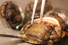 〈ランチ/ディナー〉特選A-5黒毛和牛と北海道産 天然活黒あわび（7月1日〜8月31日）