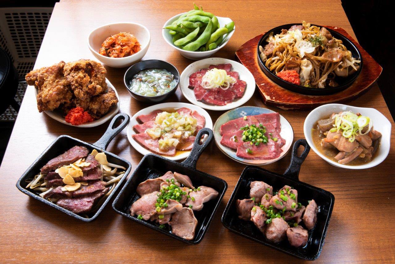 松 2h飲み放題付 白肝の刺身 付 鉄板もつ焼きと牛刺しが味わえるdxコース 全7皿15品 忘年会 の詳細 肉酒場 とろっと 西新宿店 新宿 居酒屋 ぐるなび