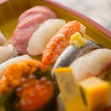 店主がにぎる絶品寿司は、ぜひ日本酒とご一緒にお楽しみください