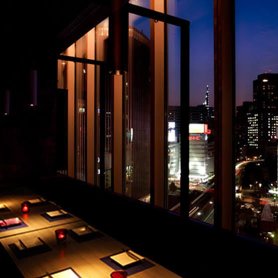 夜景が望める鉄板焼き鳥と肉寿司 個室UMIバル肉酒場 310 秋葉原店の店内の様子