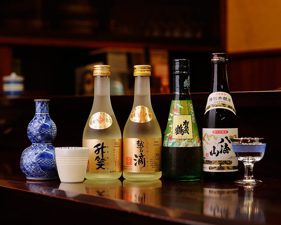 美味しい和食にはやっぱり日本酒
辛口淡麗な地酒を数種類ご用意