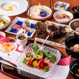 季節の移ろいを堪能できる京料理を心ゆくまでお愉しみください。