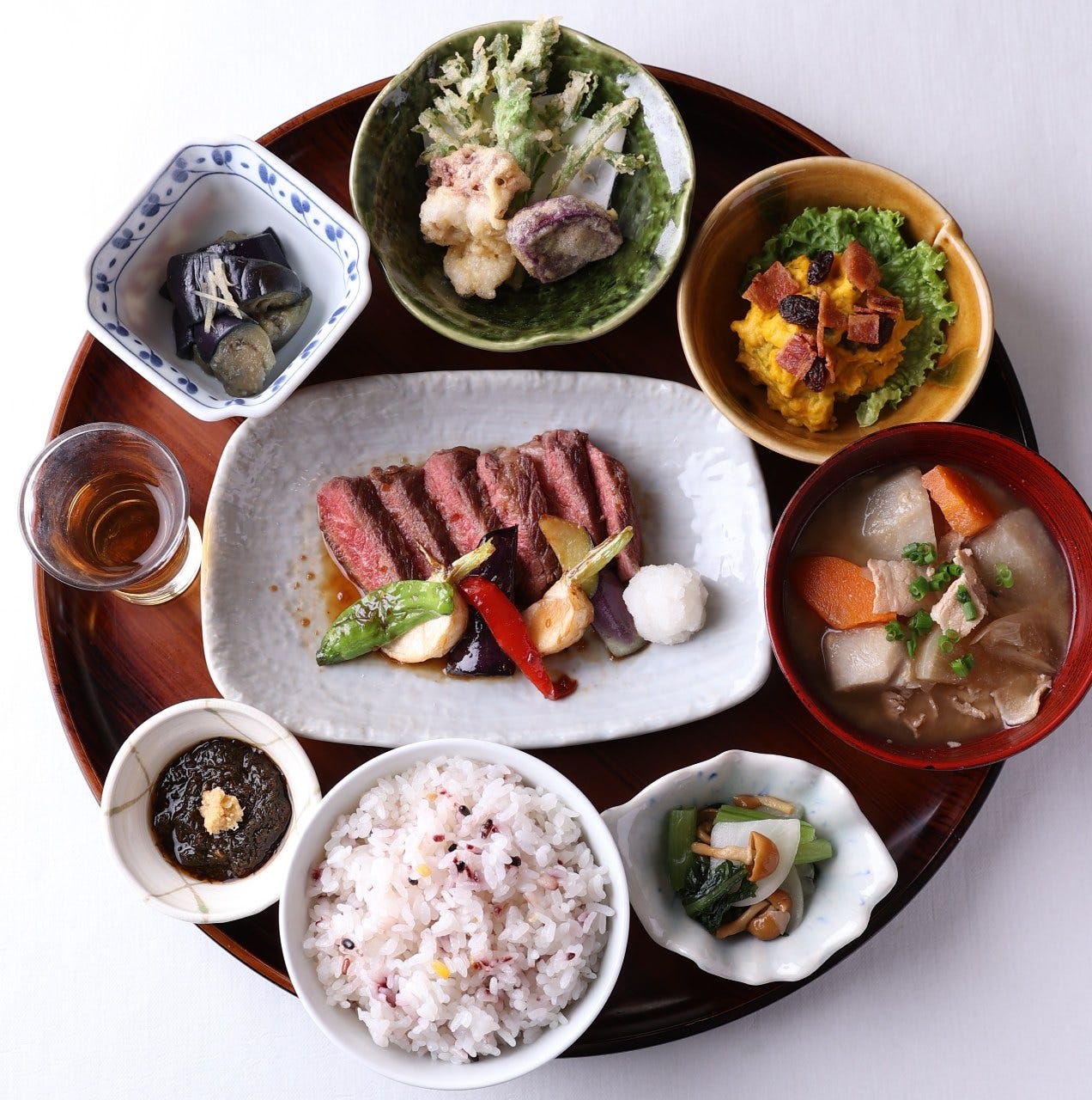 大かまど飯 寅福 ルミネ新宿店の牛ステーキの和風ソース スタミナ定食