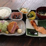 鮭の西京焼きとハムカツ定食