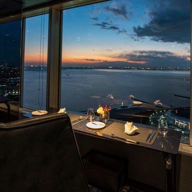 スカイクルーズ マクハリ アパホテル&リゾート東京ベイ幕張_3席限定カップルシート