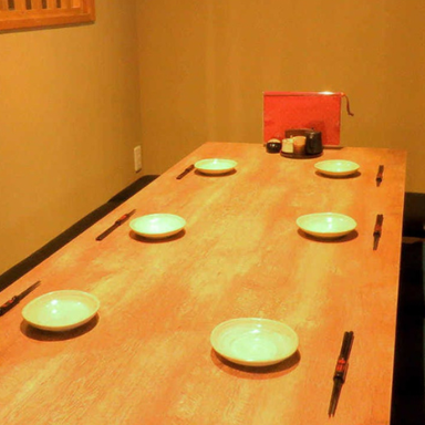 九州名物 とめ手羽 熊本店_【半個室:5~6名様】カーテンで仕切る半個室!ご友人・会社の同僚との飲み会に◎