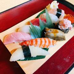 毎日目利き仕入れの魚介を使用した握り寿司。