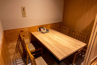 【完全個室】炭火野菜巻き串と炉端焼き 博多 うずまき 宮崎店 店内の画像