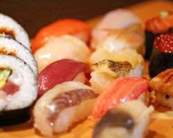 炙屋の「誉」。寿司。職人の技が冴えます。