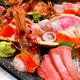 刺身は単品から盛合せまで幅広くご用意！旬の海鮮を召し上がれ。