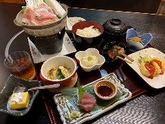 3月/旬彩ランチ（彩鮮やかな美味しさを少しずつお楽しみいただける女性にうれしいランチメニューです。）