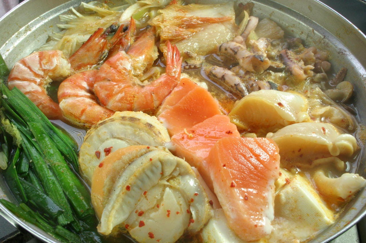 恵比寿で個室ありのおすすめ鍋店『タル家』のピリ辛海鮮鍋