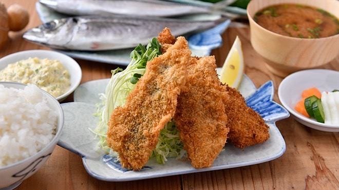 朝ごはん（鎌倉駅前）さかな