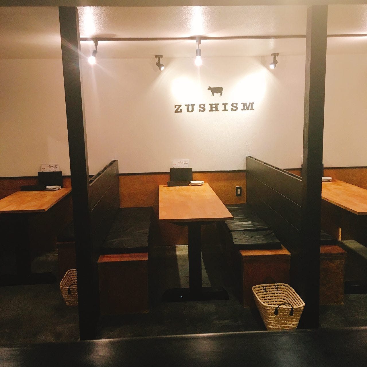 MEAT BAR ZUSHISM 席・貸切：席 楽天ぐるなび