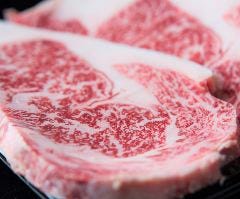 沖縄を代表する食材・石垣牛のサーロインご用意しております♪