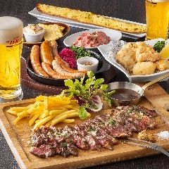 気軽なおつまみからお食事、大人数でシェアできる豊富なメニュー