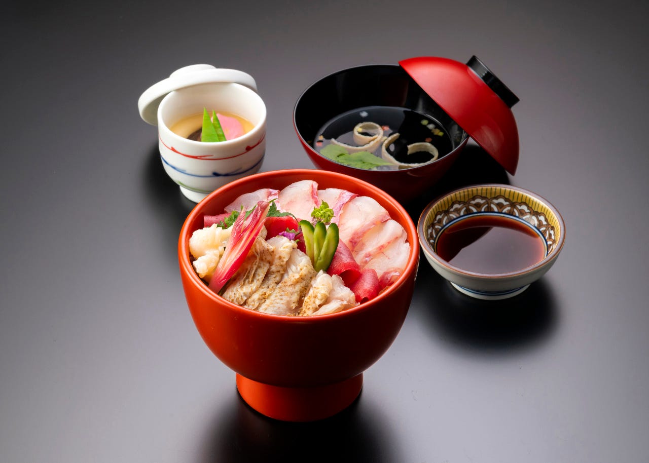 新メニュー のどぐろと能登の地魚丼 1日限定10食の詳細 加賀屋 金沢店 金沢 日本料理 ぐるなび