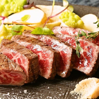 個室 藁焼きと熟成肉 藁蔵 ~wakura~ 新大阪店_『30日熟成国産牛赤身の藁焼き』は絶品!熟成肉が付いたコースは4,000円~!