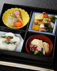 懐石弁当・松花堂「花」
2100円