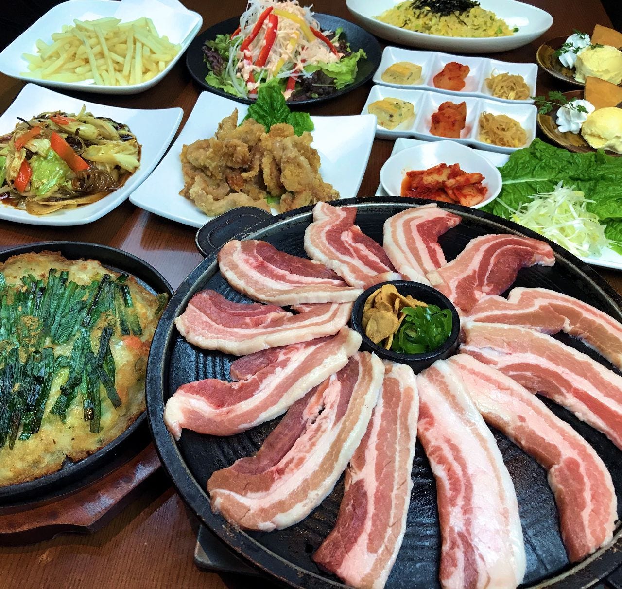 飲み放題付『韓の舌コース』
選べるメイン料理(サムギョプサル) 