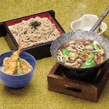 そば粉にこだわったそばは、そばの風味やなめらかな喉越しが自慢