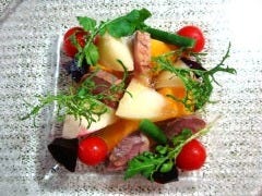 能勢の畑の旬野菜を使って季節感のある一品をお楽しみ頂けます。
