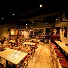 広々とした店内は27名様までご案内可能です!貸切にも是非◎