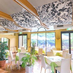 豊かな緑を背景にちょっと贅沢なイタリアンはいかがですか♪