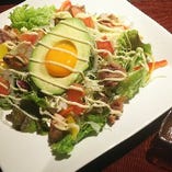 筑波鶏のアボカドサラダ