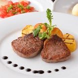 牛フィレ肉ステーキ （メニューの一例）