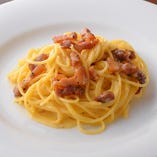 ベーコンとタマゴのスパゲッティ“カルボナーラ”♪
人気パスタ