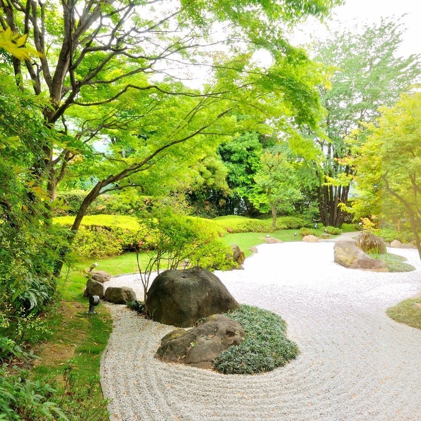 日本庭園を望むお座敷