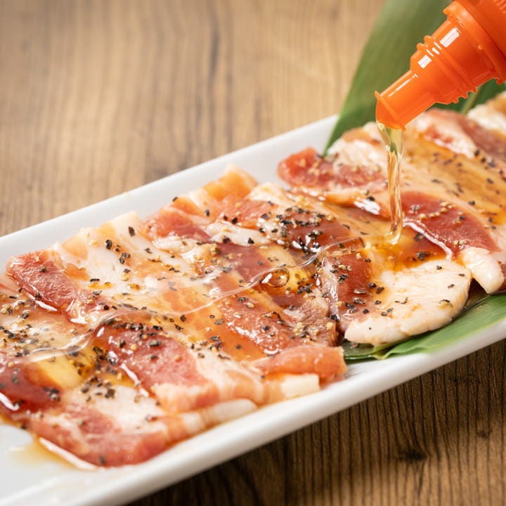 厚切りカルビにハラミ 旨タレチキンも食べ放題 リーズナブルな価格が人気の お気軽コース 全80品 の詳細 牛角 姫路駅前店 姫路 焼肉 ぐるなび