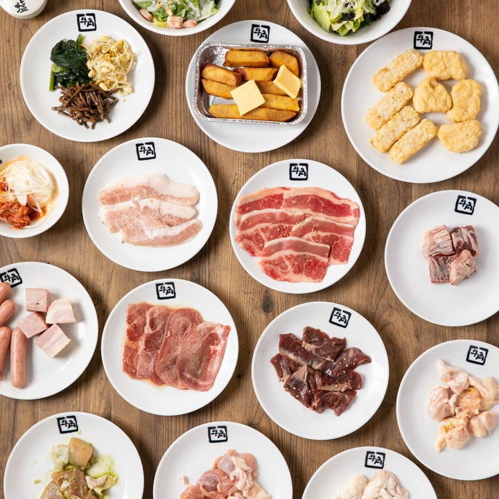 厚切りカルビにハラミ 旨タレチキンも食べ放題 リーズナブルな価格が人気の お気軽コース 全80品 の詳細 牛角 姫路駅前店 姫路 焼肉 ぐるなび