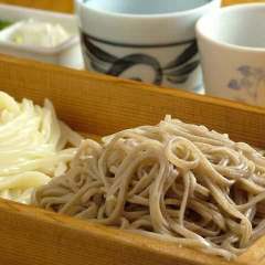 合せ盛り（ざるそば・讃岐うどん）