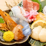旬の鮮魚は他には無い【魚貝焼き】【寿司】をお手頃にご提供
