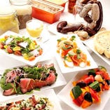 契約農家から毎朝届く安曇野産野菜をふんだんに使用したメニュー