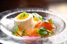 【2/2～4/30ランチ】「クレール」リッチなランチにぴったりのWメインのフレンチフルコース全8品