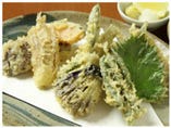 季節の野菜の天ぷら