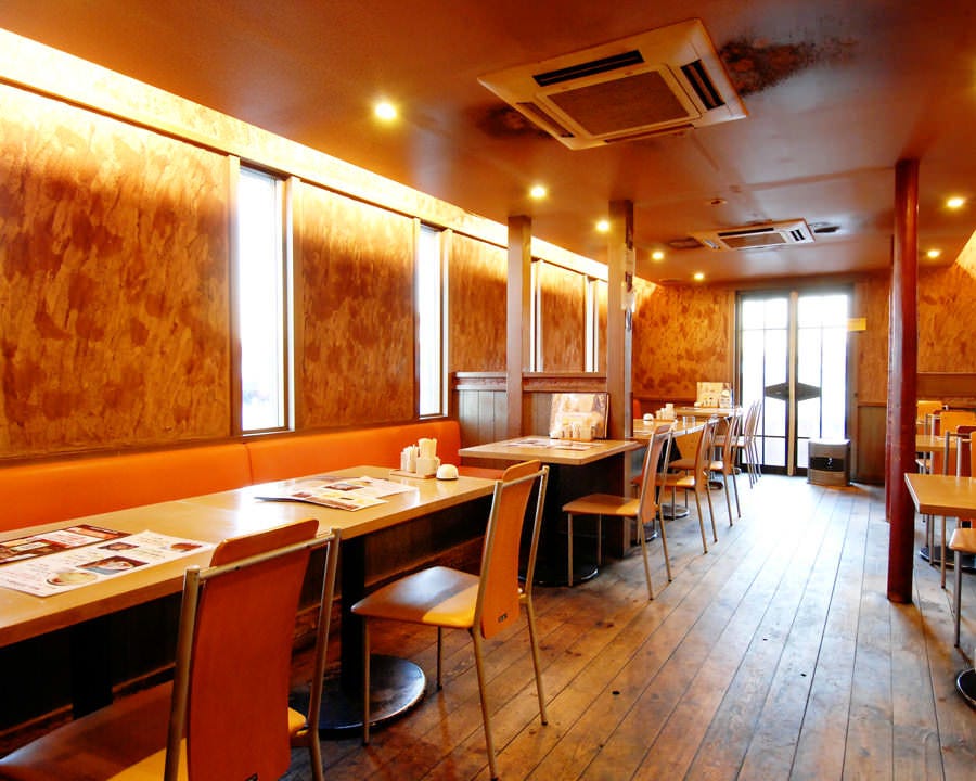 テーブル席・22名様まで