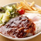常に人気上位のハンバーグロコモコをガッツリどうぞ！