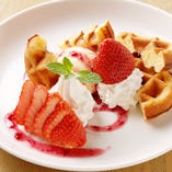 イチゴワッフル