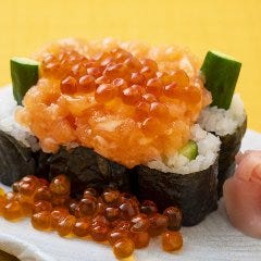 サーモンこぼれいくら巻き