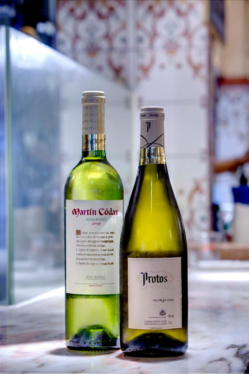 スペイン直輸入の白ワイン