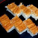 【お寿司】
鯛・あなごなど。新鮮な旬魚をお楽しみください