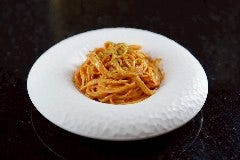 緑煙_ズワイ蟹のトマトクリームパスタ