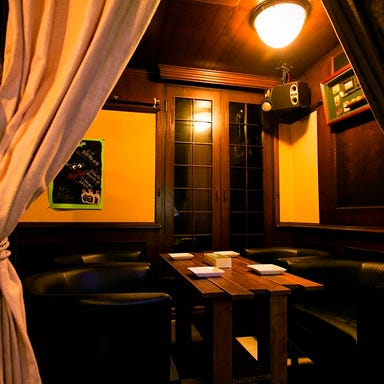 貸切宴会・飲み放題×牡蠣・肉 『Dining Bar KJ』 店内の画像