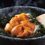 島根県仁田米使用　北海雲丹と香味海苔の合せ飯