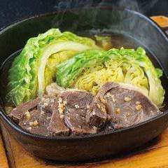 ダイナミックキッチン＆バー 響 新宿サザンタワー店_山形牛すね肉と灯台印キャベツの醤油麹煮込み